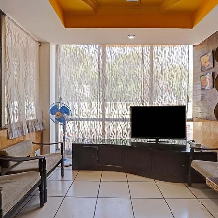 Oyo Flagship 80463 Hotel Mini Palace 바도다라 외부 사진