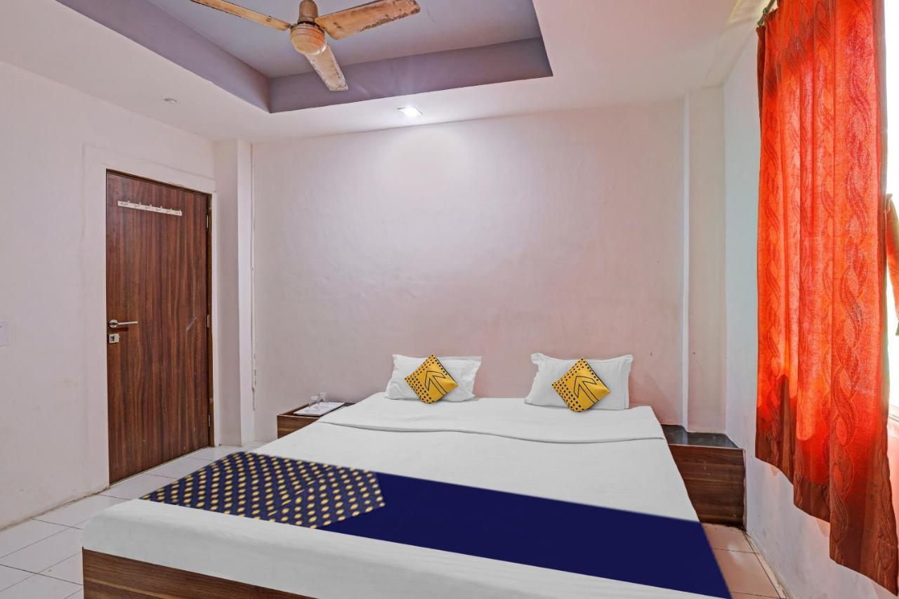 Oyo Flagship 80463 Hotel Mini Palace 바도다라 외부 사진